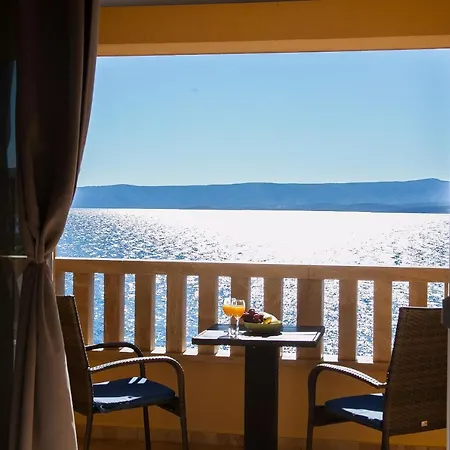 Dzamonja Hotel Bol
