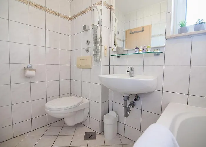 Dzamonja Otel Bol