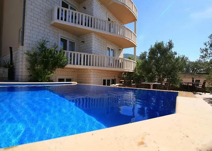 Otel Dzamonja Bol